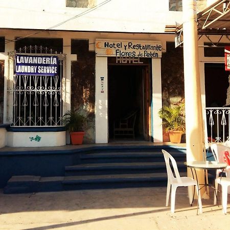 Hotel Flores De Peten Y Restaurante Exterior foto