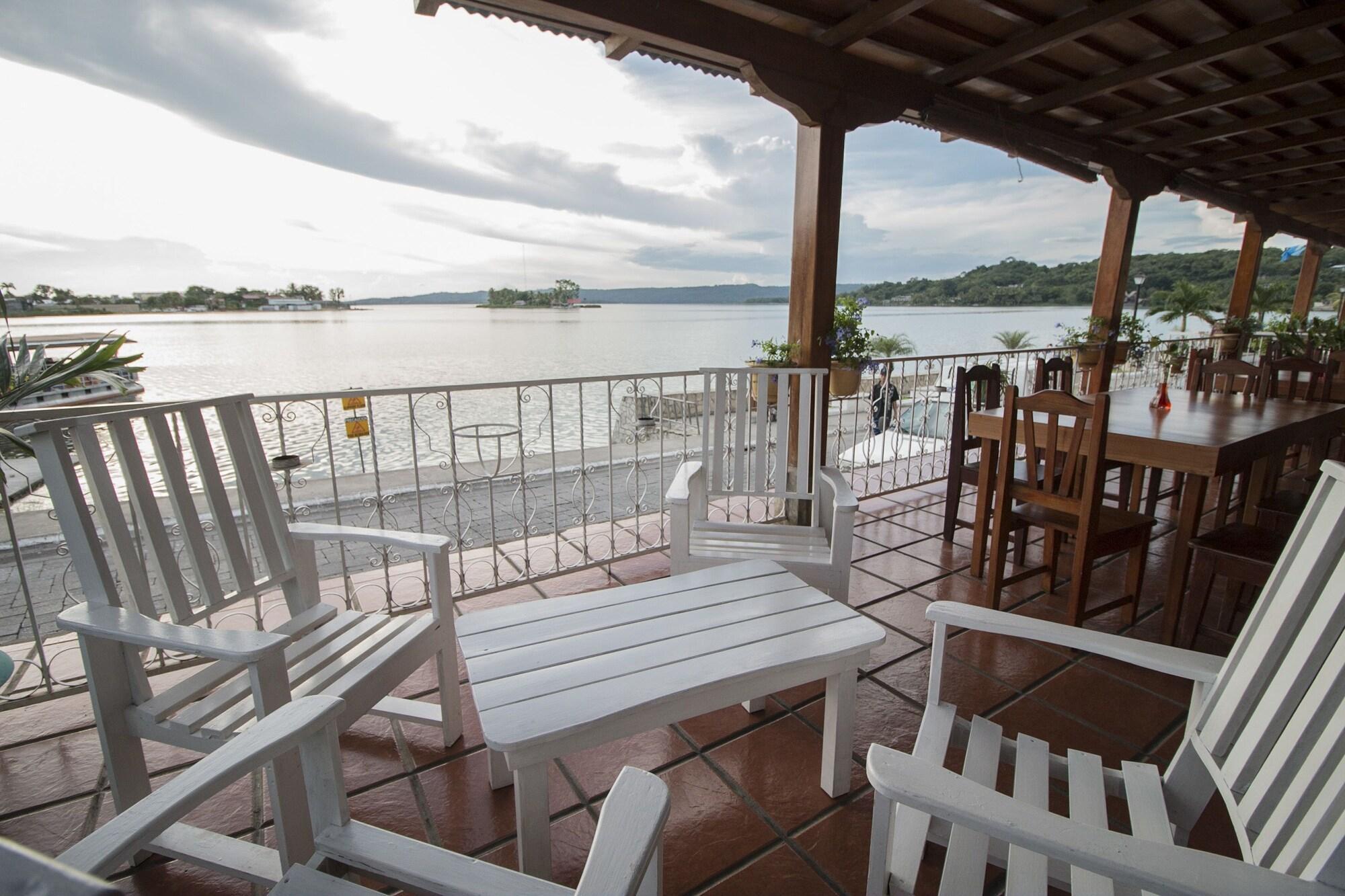 Hotel Flores De Peten Y Restaurante Exterior foto